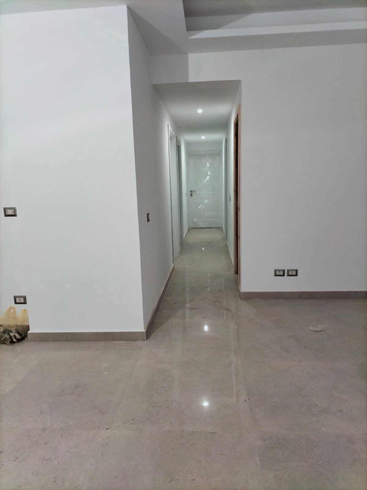 شقة للإيجار سكني 📍 التجمع الخامس – اللوتس الشمالي 📌 تاني صف من شارع النوادي