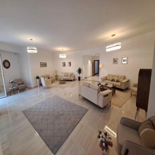 لسرعة البيع 🚨🚨 ✨شقة متشطبة بالتكيفات 192 متر✨