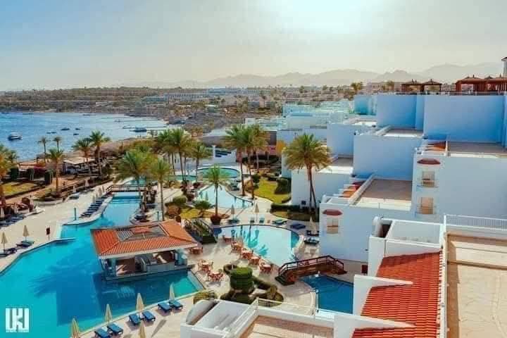 احلى رحله عندنا هنا  وبس مميزات الفندق ✅ الفندق مجدد بالكامل ✅ الفندق4 نجوم ديلوكس مستوي 5 نجوم ✅ بمنطقة سوهو اسكوير  ✅ الفندق صف اول علي البحر ✅ شاطئ مميز جدا ✅ غرفتك علي البحر مباشر  ✅ جميع الغرف بول فيو او سي فيو