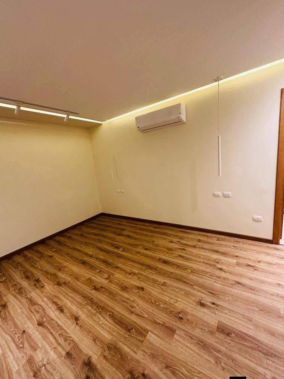 عندى شقه متشطبه بالكامل ف شيراتون المطار