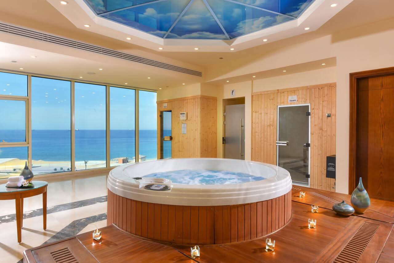 فندق TOLIP Resort El Galala Majestic  يبدأ من 2200 جنيه للفرد في الليلة  5 نجوم علي البحر ⭐⭐⭐⭐⭐  طريق الزعفرانة - العين السخنة  الاسعار حسب الفترات :