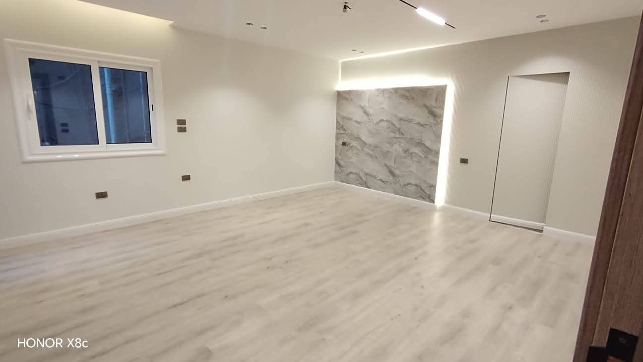 شقة للبيع — 240 متر — أول سكن