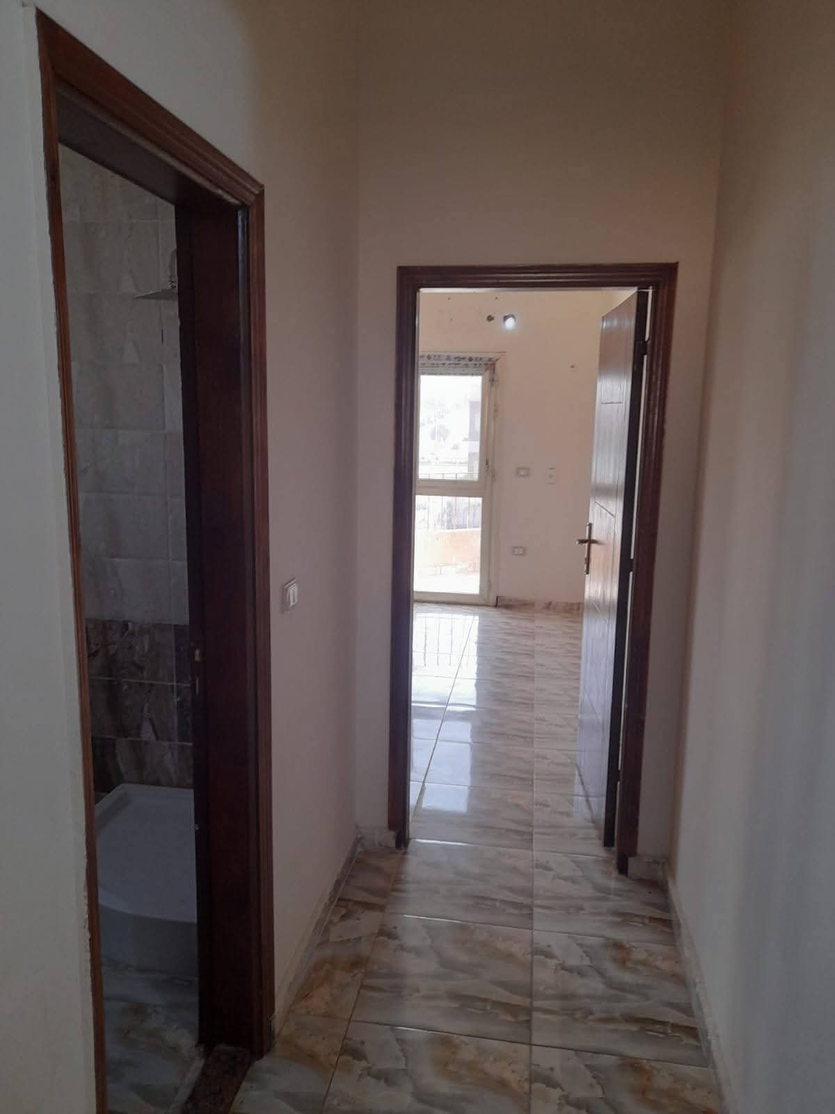 *شقة للإيجار في البنفسج 6 😊* - *المساحة:* 210 متر