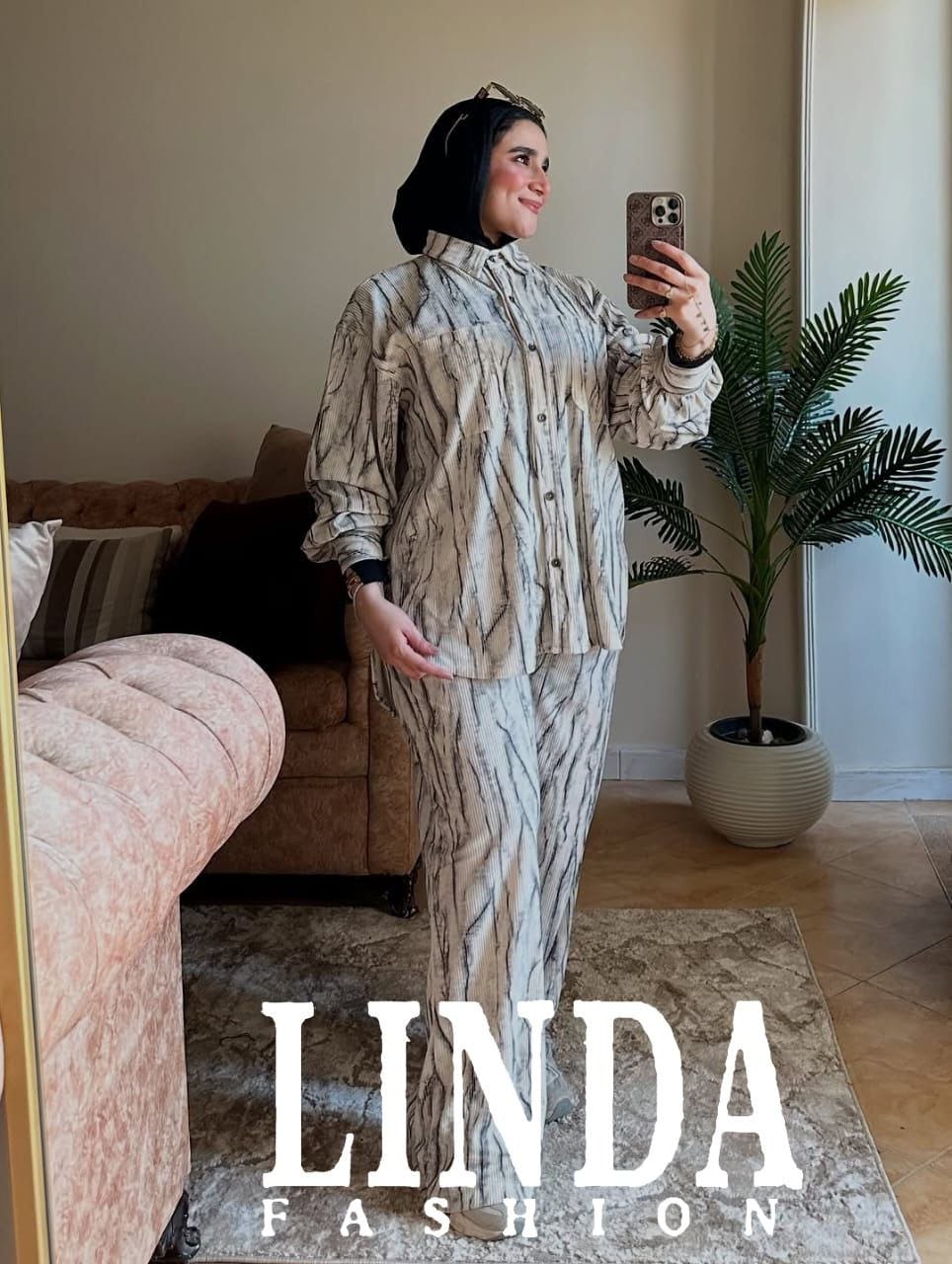 الموديل 🫵 سوت محجر 🎈🎈 😘 🔝الخامه🫣 قطيفه محجر...الالوان 8