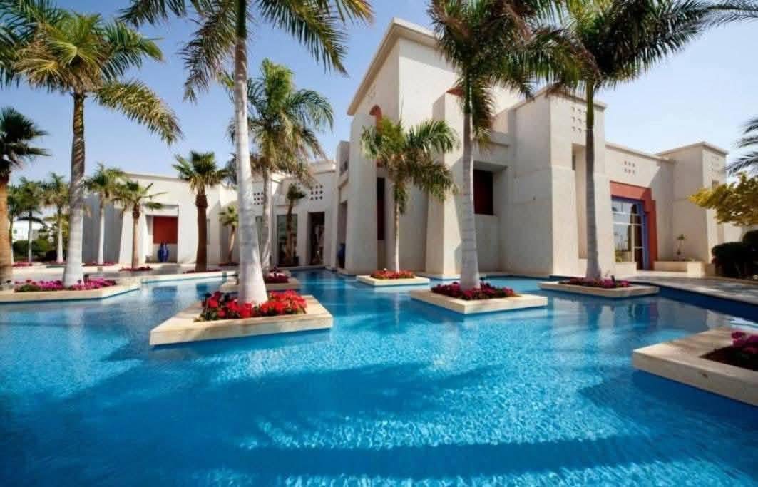 فندق جراند روتانا 🌟🌟         🌟   Grand Rotana Resort🌟  اجمل و افخم فنادق شرم الشيخ  الصور مش ممكن توصف جمال ولا خدمات الفندق اللي مش بيحجز #ريكسوس  يحجز جراند روتانا   الموقع :شرم الشيخ - خليج