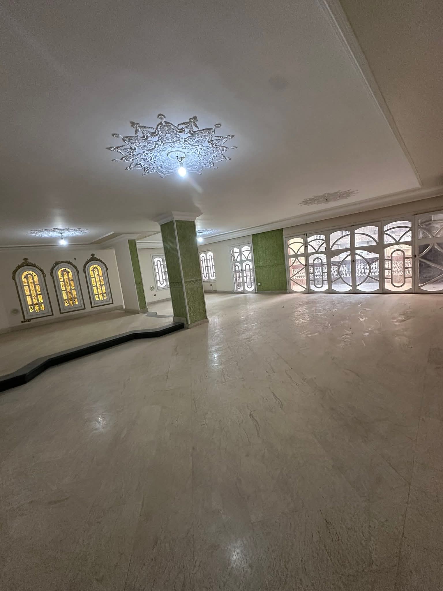 متاح شقه300م للايجار فاضيه🎙️🎙️