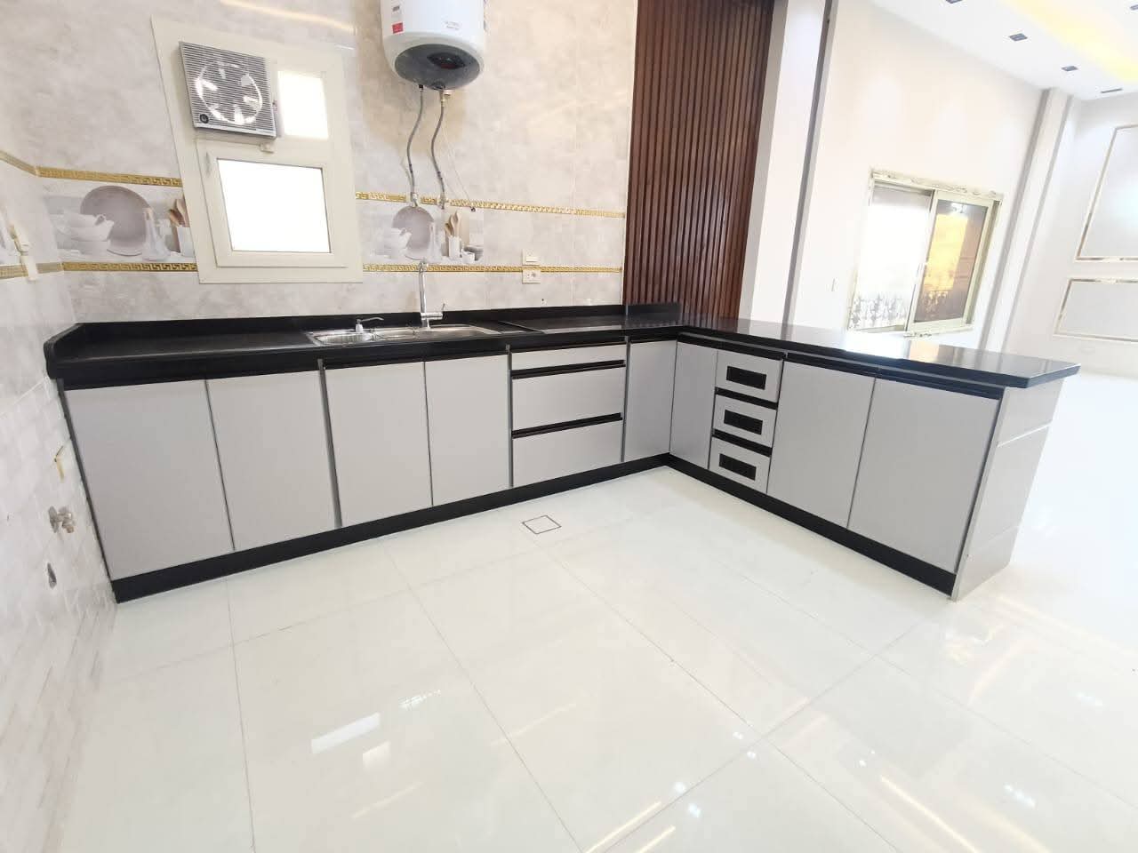 شقه للايجار  بالمطبخ بفيلات جنوب الاكاديميه