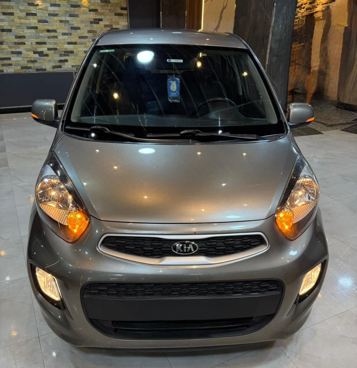 سياره للبيع كيا بيكانتو ٢٠١٧ فابريكا بالكامل  كامله اتوماتيك اعلي فئه