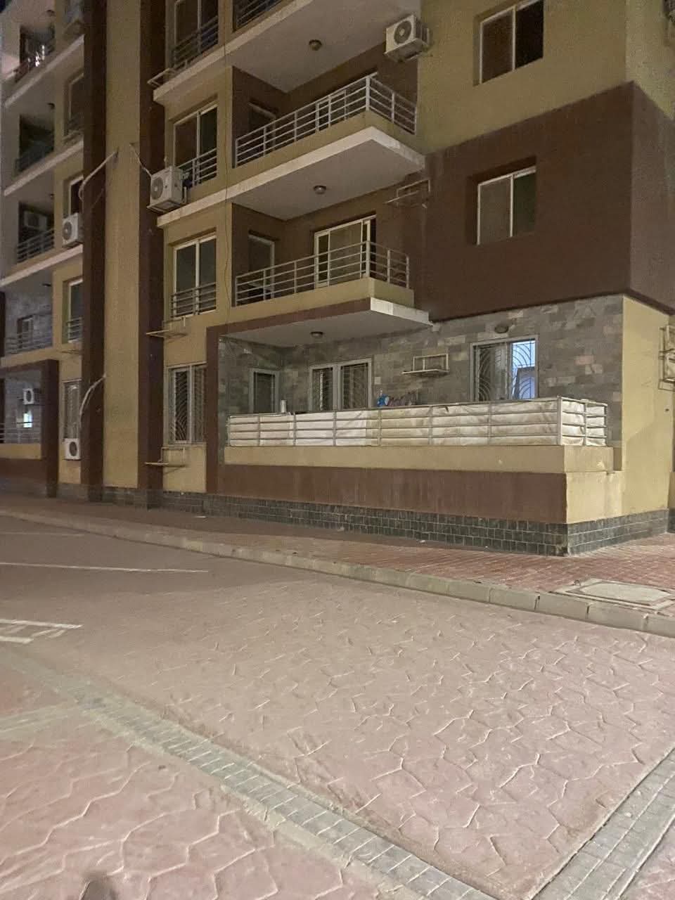 شقة في جنة مصر – الشروق 📍 دور أرضي – مساحة 150 متر