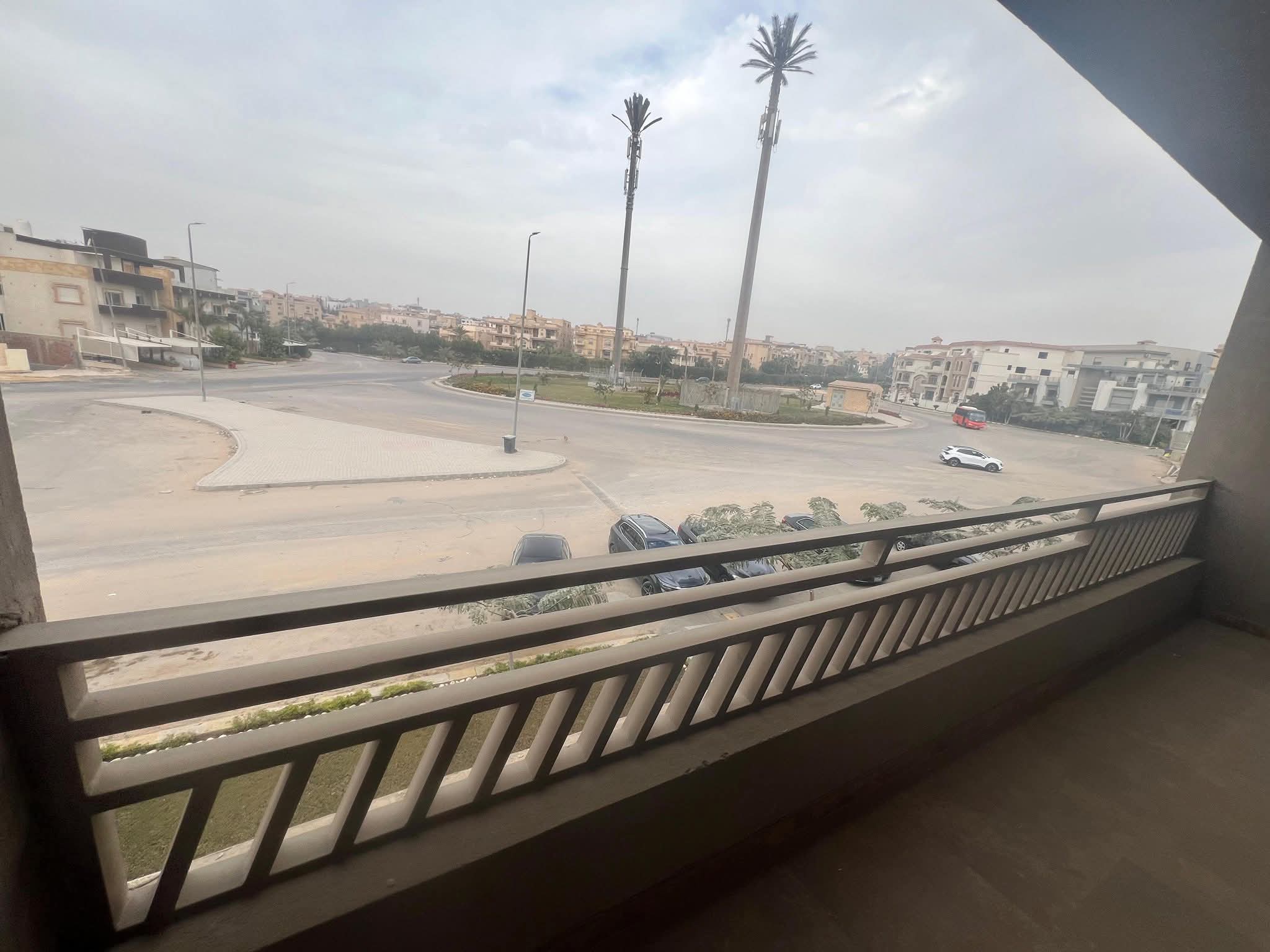 شقه للإيجار امتداد غرب الجولف   ⬅️ دور اول   ⬅️ مساحه 280 متر