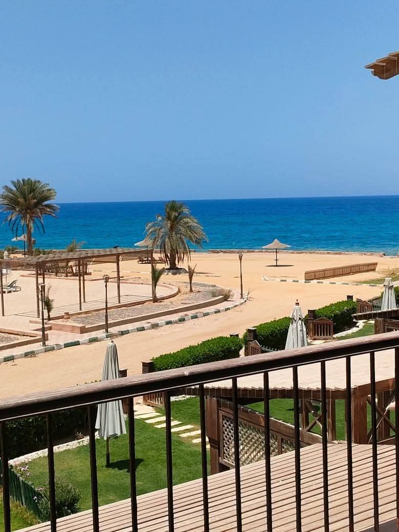 🏖️ فيلا مارينا الدوم – صف أول بحر من المالك مباشرة –