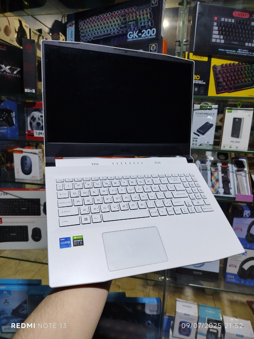 الوحش من MSI باللون الابيض المميز 🤍  مناسب ل طلاب الهندسات والتصميم والالعاب MSI KATANA Core i7 11800H الجيل الحادي عشر رامات RAM 16 GB