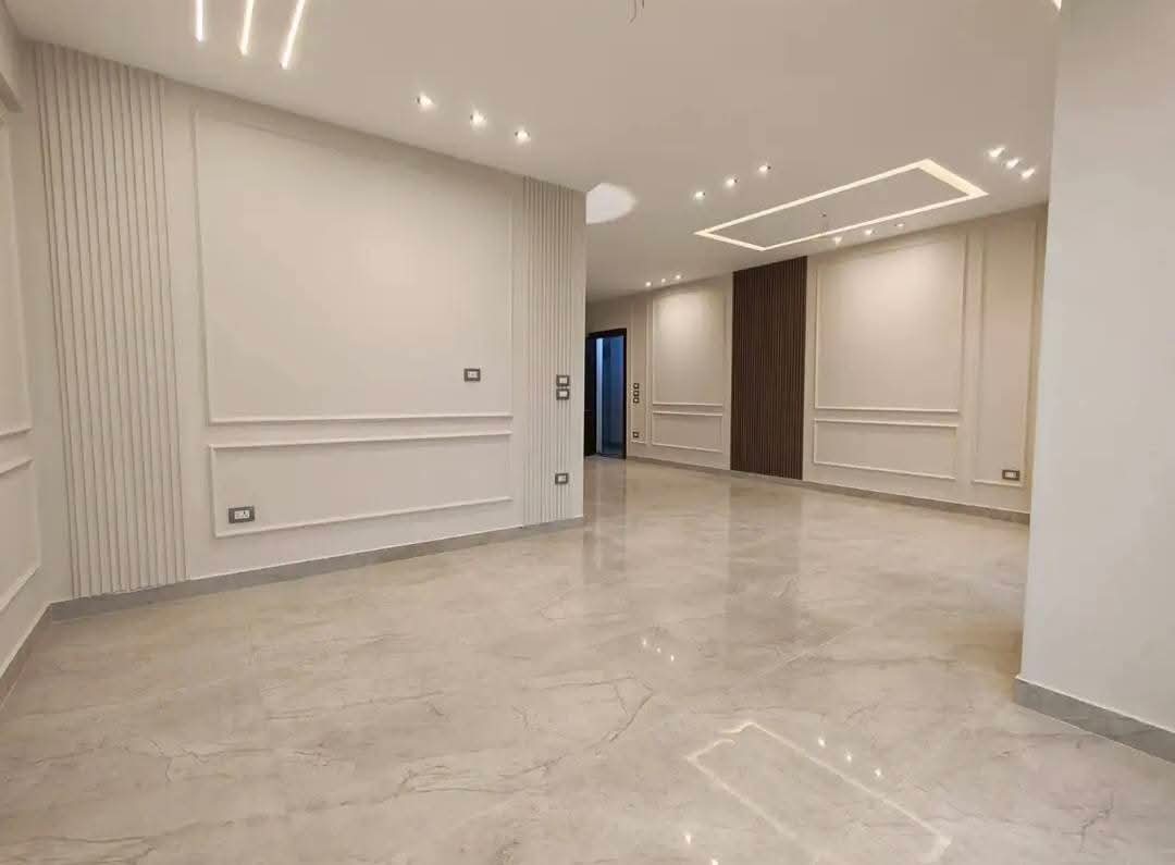 شقه للبيع بمقدم مليون و ٢٠٠ الف في القاهره الجديده 📍 ١٣٣ متر