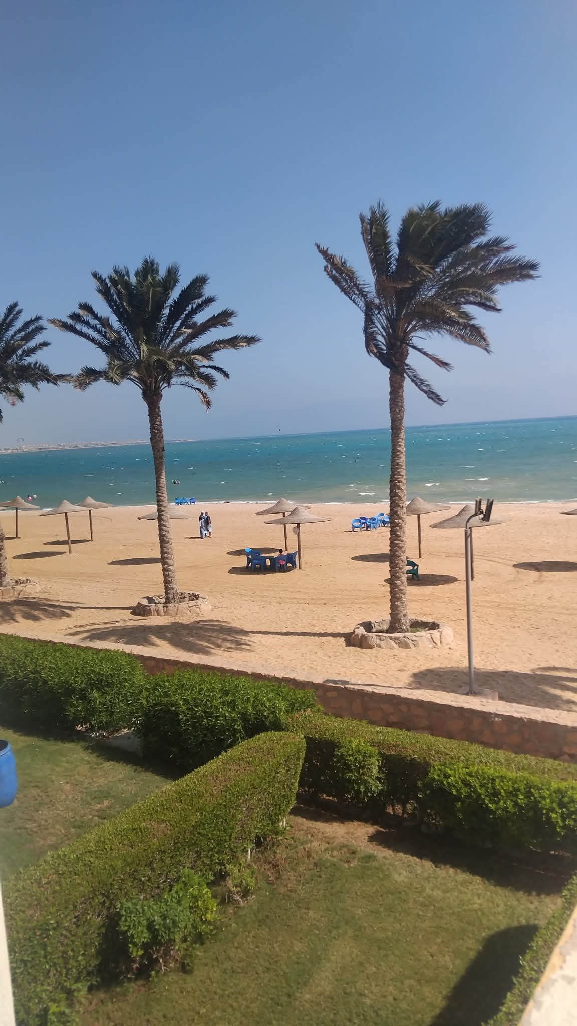 متاح من المالك شاليه صف اول على البحر مباشره بقرية بلاجيو شط رملي وست حمامات سباحه منهم واحد خلف الشاليه الصور والتفاصيل واتس على